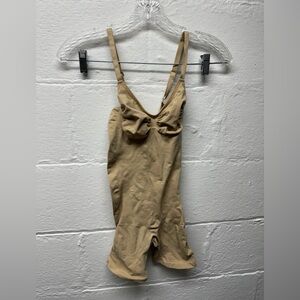 NWOT Skims Seamless Sculpt Mid Thigh Bodysuit